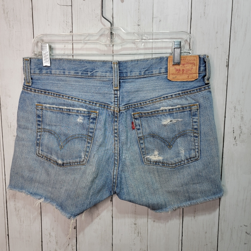 Levi's Women's 501 Button Fly Blue Denim Jean Shorts Size 30 Raw Hem Mid-Rise. - Picture 5 of 8